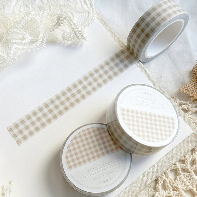 ♡ x1 washi tape&nbsp;

♡ 15mm x 10m long

♡ everything is illustrated, designed, and packaged with love by the artist, aarti from @leelajournals.