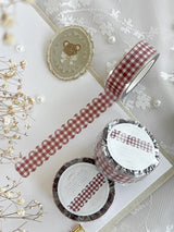 ♡ scalloped plaid die cut washi tape

♡ perfect for layering or adding a decorative touch to your journaling!

♡ 16mm wide - die cut washi is very delicate, careful when unraveling!

♡ all washi is 10m long